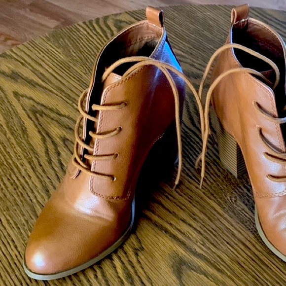 Brown ❤️ Boots ❤️ Size 7.5 ❤️ ❤️ ❤️ - Picture 2 of 8